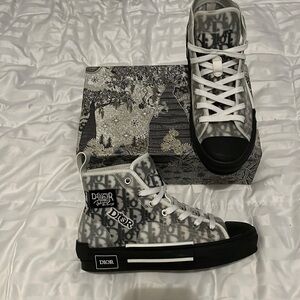 “Dior” shoes size 8… black, white, & gray